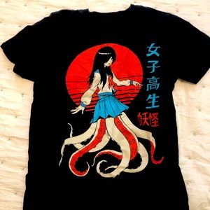 Hot Topic graphic tee